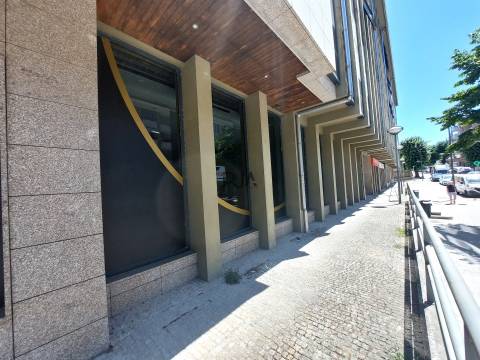 Loja no Centro de Nelas