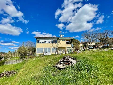 Quinta com 3 apartamentos em Figueiró, Viseu