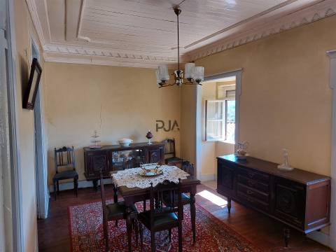 Moradia Rústica T3 em Vila Soeiro do Chão, Fornos de Algodres