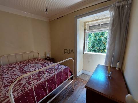 Moradia Rústica T3 em Vila Soeiro do Chão, Fornos de Algodres