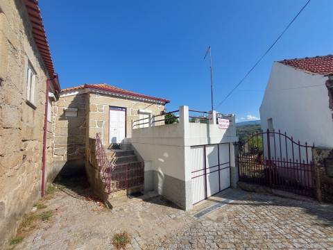 Moradia Rústica T3 em Vila Soeiro do Chão, Fornos de Algodres