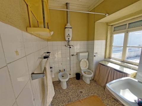 Moradia Rústica T3 em Vila Soeiro do Chão, Fornos de Algodres