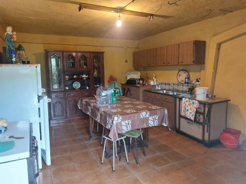 Moradia T6 Venda em Celorico (São Pedro e Santa Maria) e Vila Boa do Mondego,Celorico da Beira