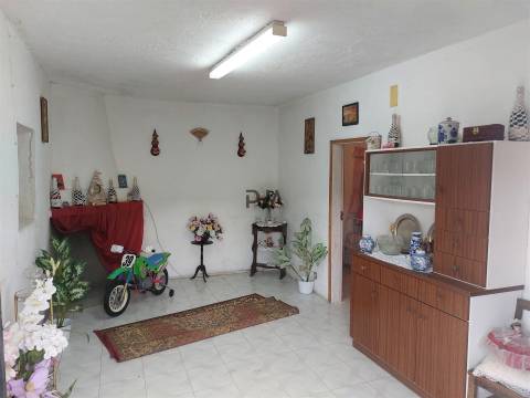 Moradia T6 Venda em Celorico (São Pedro e Santa Maria) e Vila Boa do Mondego,Celorico da Beira