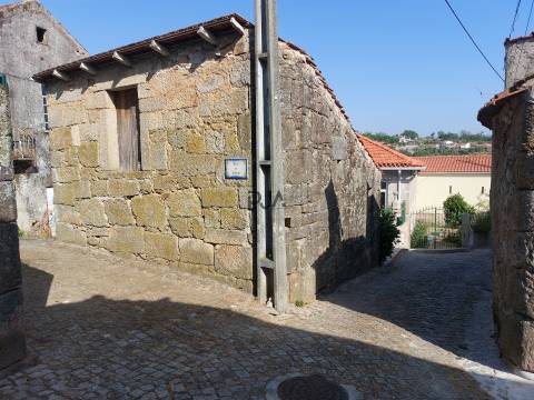 Moradia para reconstruir em Fundões, Mangualde