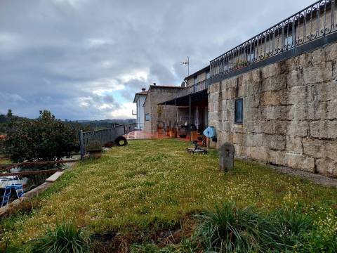 Moradia T8 em Ínsua, Penalva do Castelo