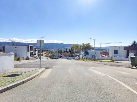 Lote de terreno para construção de moradia em Penalva do Castelo