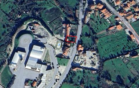 Moradia em granito para reconstruir em Mangualde