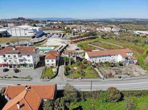 Moradia em granito para reconstruir em Mangualde