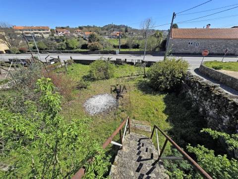 Moradia em granito para reconstruir em Mangualde