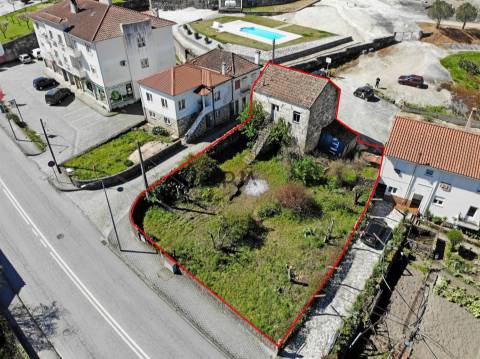 Moradia em granito para reconstruir em Mangualde