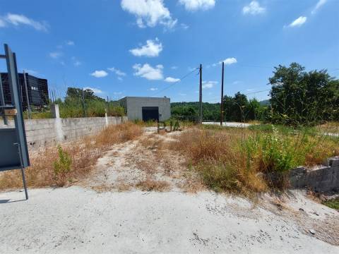 Armazém  Venda em Fornos de Algodres,Fornos de Algodres