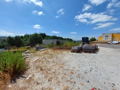 Armazém  Venda em Fornos de Algodres,Fornos de Algodres