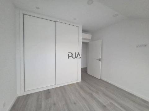 Apartamento T5 Duplex Novo, Jugueiros, Viseu