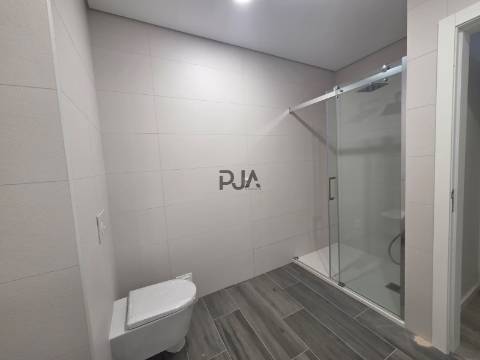 Apartamento T5 Duplex Novo, Jugueiros, Viseu