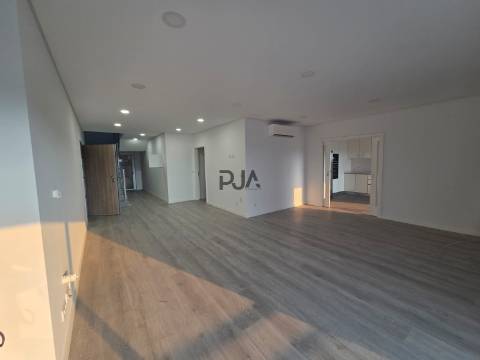 Apartamento T5 Duplex Novo, Jugueiros, Viseu