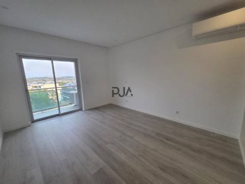 Apartamento T5 Duplex Novo, Jugueiros, Viseu