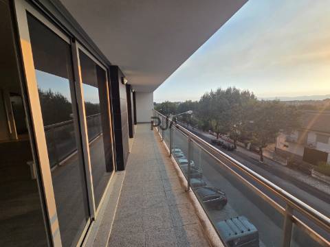 Apartamento T5 Duplex Novo, Jugueiros, Viseu
