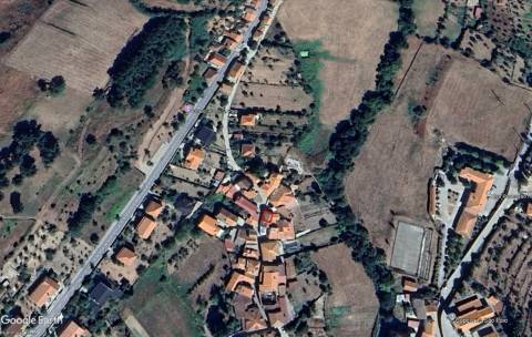 Moradia T2 para remodelar em São Paio, Gouveia