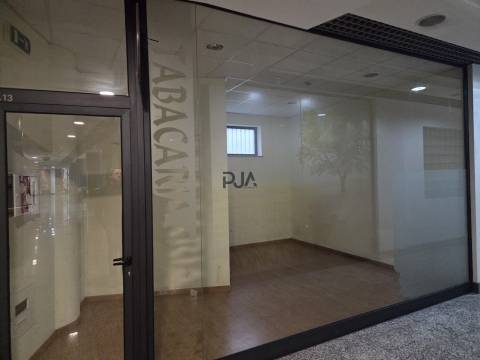 Loja no Centro de Nelas