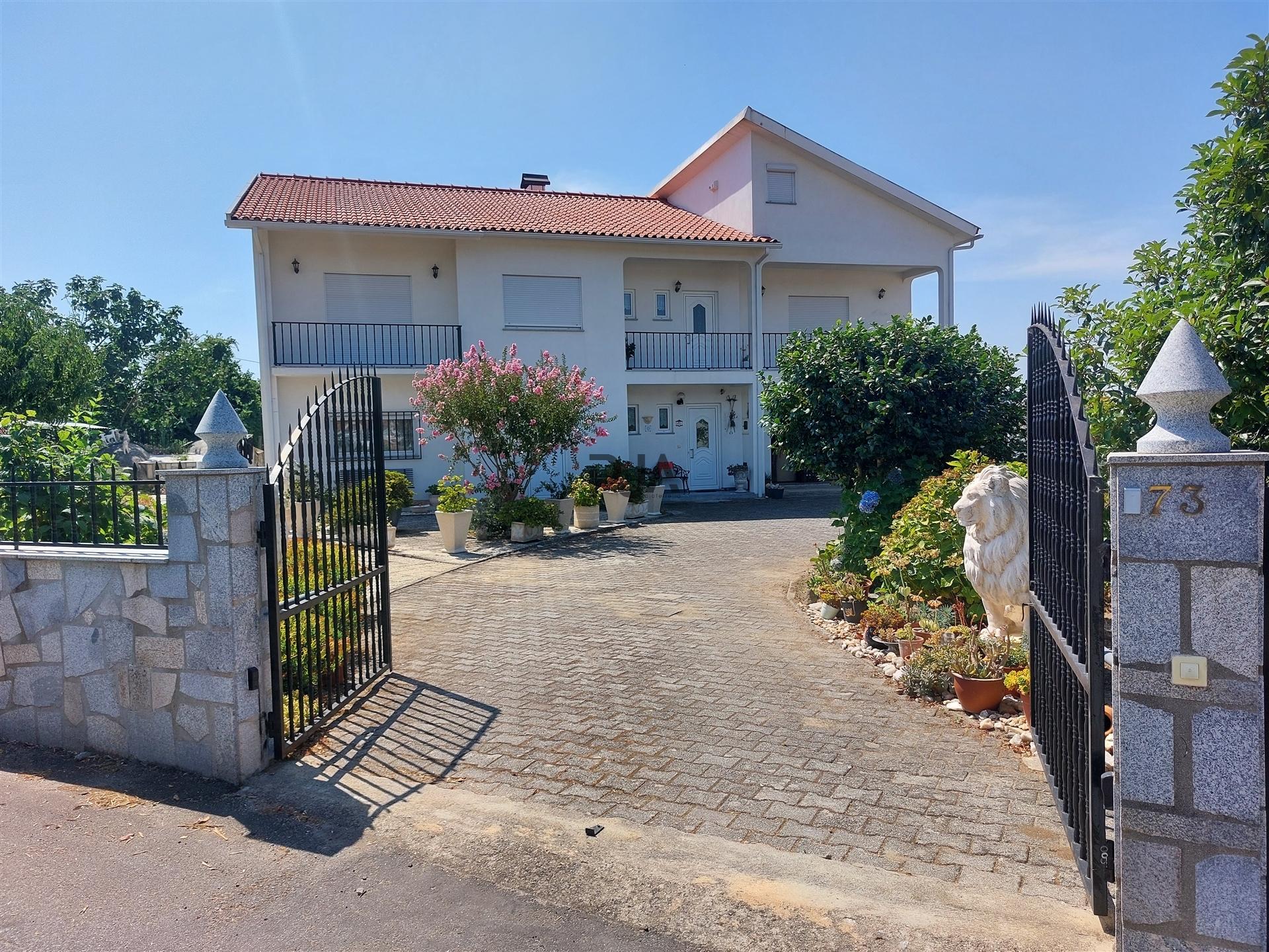 Moradia Isolada T5 em Mangualde