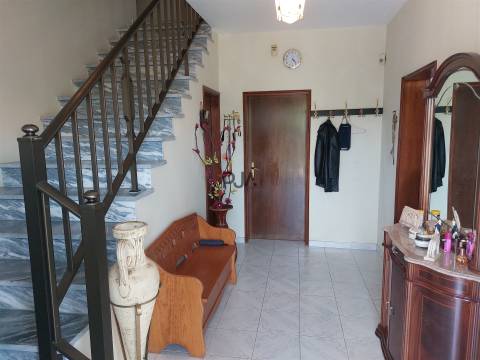 Moradia Isolada T5 em Mangualde