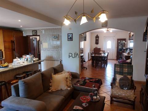 Moradia Isolada T5 em Mangualde