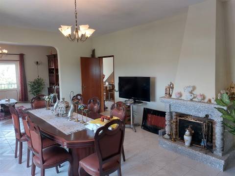 Moradia Isolada T5 em Mangualde