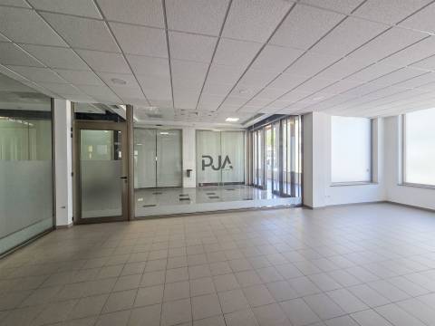 Loja comercial em Viseu