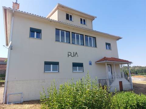 Moradia Isolada T4 em Infias, Fornos de Algodres