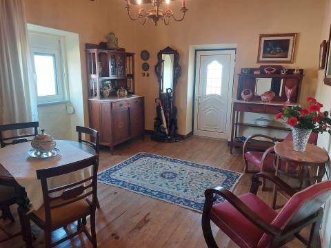 Moradia Isolada T4 em Infias, Fornos de Algodres