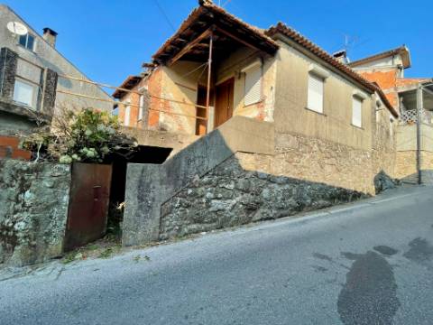 Moradia para Restaurar em Lobão da Beira, Tondela