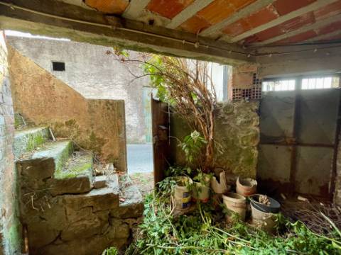 Moradia para Restaurar em Lobão da Beira, Tondela