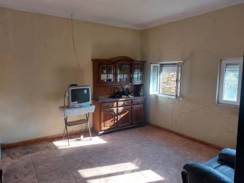 Moradia T4 em Vila Cova do Covelo, Penalva Do Castelo