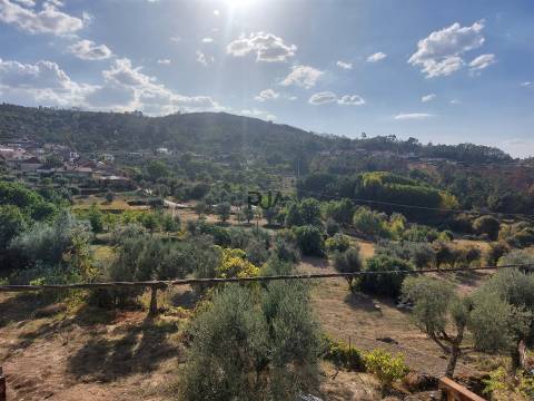 Moradia T4 em Vila Cova do Covelo, Penalva Do Castelo