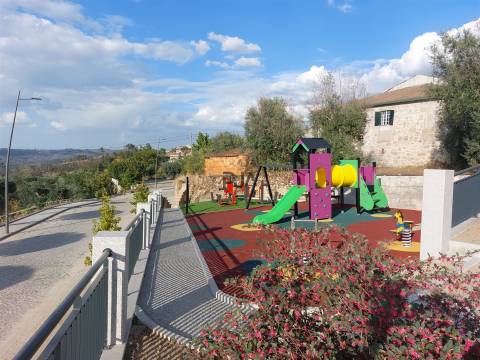 Moradia T4 em Vila Cova do Covelo, Penalva Do Castelo