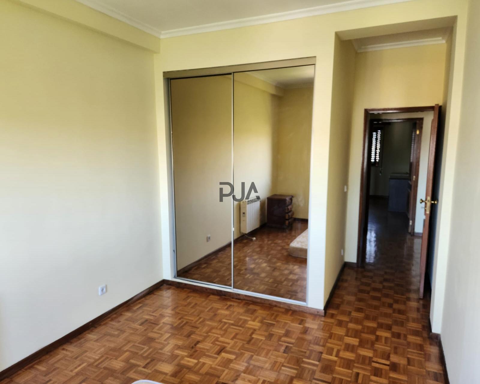Apartamento T3 para arrendar no centro de Mangualde
