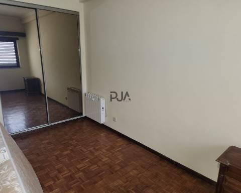 Apartamento T3 para arrendar no centro de Mangualde