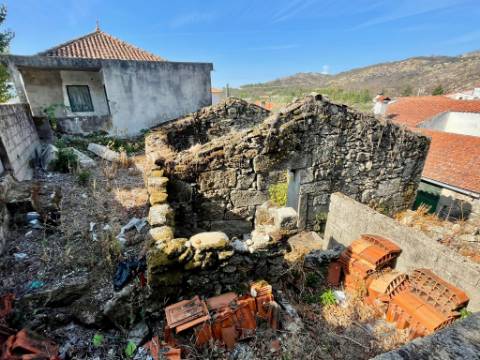 Moradia Devoluta em Penalva do Castelo