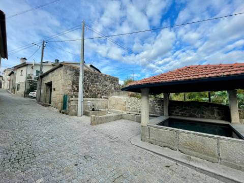 Ruina em Granito em Oliveira de Barreiros