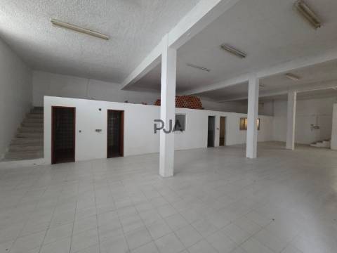 Arrumos para arrendar em Mangualde