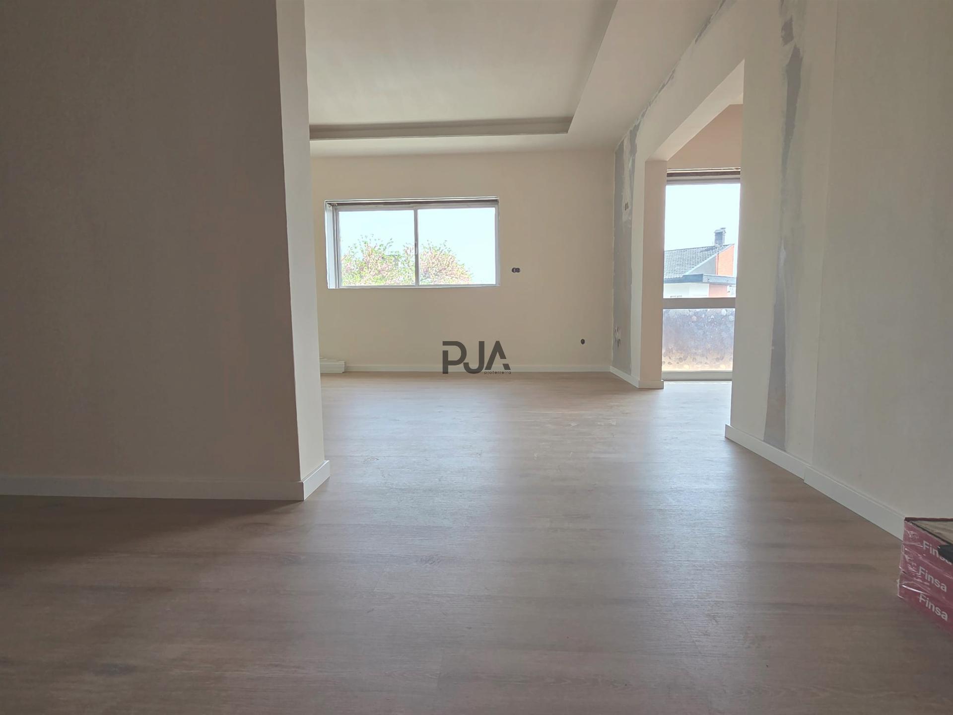 Apartamento T4 em Viso, Viseu