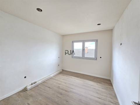 Apartamento T3 em Abraveses, Viseu