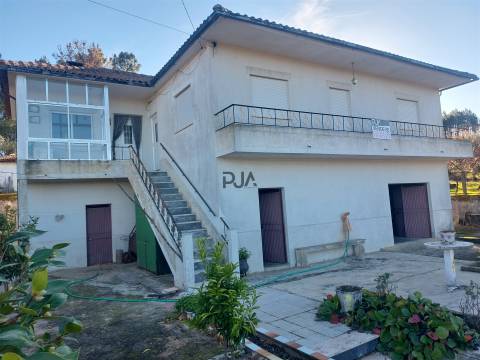 Moradia Isolada T3 em Matela, Penalva do Castelo