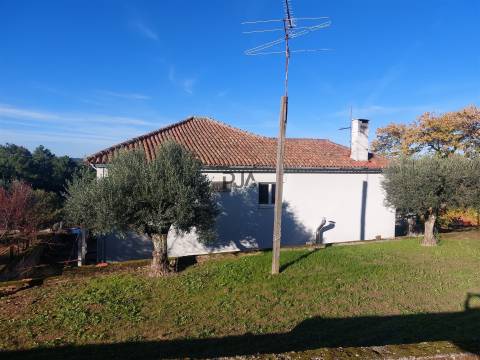 Moradia Isolada T3 em Matela, Penalva do Castelo