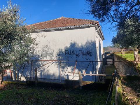 Moradia Isolada T3 em Matela, Penalva do Castelo