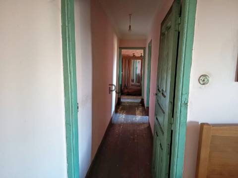 Moradia T3 para recuperar em Lameiras, Santa Comba Dão