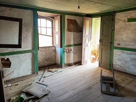 Moradia para Recuperar em Vila Meã, Mortágua