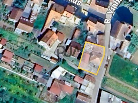 Moradia para Recuperar em Vila Meã, Mortágua