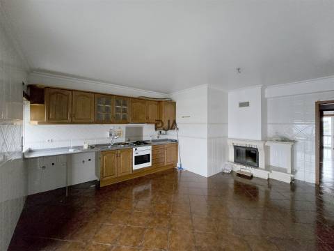 Apartamento T4 Venda em Guarda,Guarda